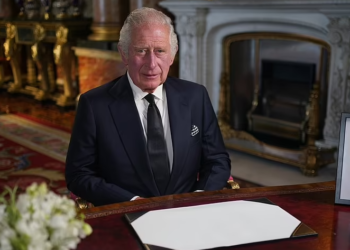 “Dashuria dhe respekti që ajo frymëzoi, u bënë shenjë dalluese e mbretërimit të saj”, Mbreti Charles III i drejtohet për herë të parë kombit