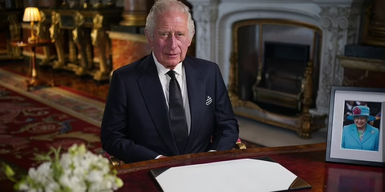 “Dashuria dhe respekti që ajo frymëzoi, u bënë shenjë dalluese e mbretërimit të saj”, Mbreti Charles III i drejtohet për herë të parë kombit
