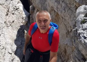 Meta poston foton nga ngjitja në mal: Sa më e fortë malorja, aq më e lartë maja dhe vetëbesimi!