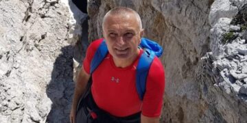 Meta poston foton nga ngjitja në mal: Sa më e fortë malorja, aq më e lartë maja dhe vetëbesimi!