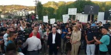 Berisha në protestë? Meta u bashkohet qytetarëve