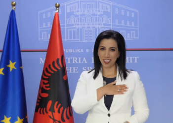 Dita Botërore e Gjuhëve të Shenjave/ Ministrja Evis Kushi mesazh ndërgjegjësimi