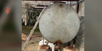 Sekuestrohen 2 tonë naftë në një shtëpi në Tiranë, pranga 47-vjeçarit