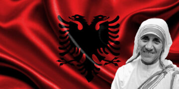 Shenjtorja Nënë Tereza, shqiptarët dhe shteti i tyre përgjysmë…