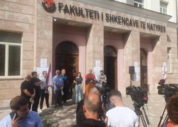 Partia e Lirisë mbështet protestën e pedagogëve: Qeveria të reagojë!