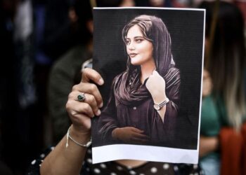 Protestat për vr*sjen e 22-vjeçares, Irani kufizon internetin