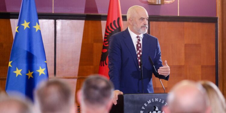 Rama gati të lëshojë satelitët në qiell: Tani s’do të ketë më mundësi që të ndërtohen kate pa leje