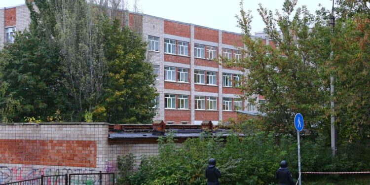 Rusi/Iu mori jetën 13 personave, autori një ish-nxënës i shkollës ku kreu aktin e rëndë