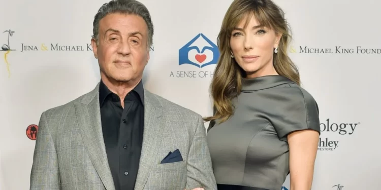 Sylvester Stallone ribashkohet me gruan 1 muaj pas kërkesës për divorc