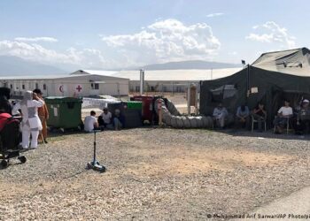 Refugjatët afganë të bllokuar në Kosovë