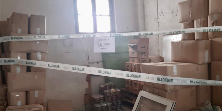 AKU vendos 21 milionë lekë gjoba në Korçë, bllokohen 20.000 kokrra vezë