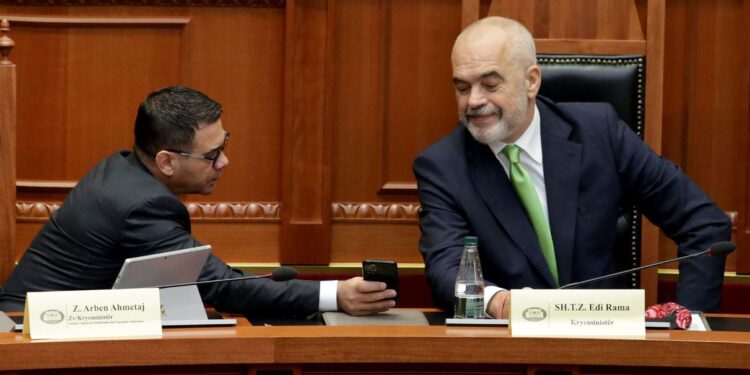Ahmetaj thyen heshtjen pas largimit nga qeveria: Unë dhe PS jemi një, s’kam frikë nga SPAK