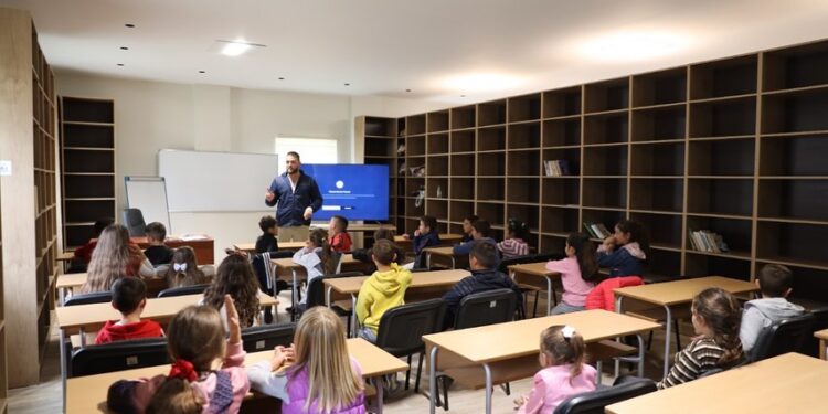 200 fëmijë mësojnë gjuhën e huaj në “Fundjavë Ndryshe” (FOTO)