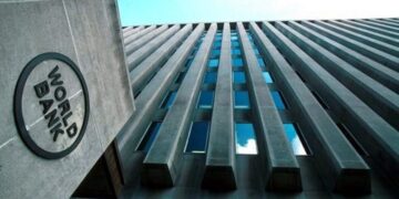 Banka Botërore miraton pako të re të ndihmës për Ukrainën