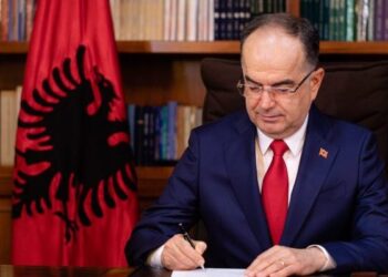 Begaj nis konsultimet për zgjedhjet vendore të 2023, pret në Presidencë Ballën dhe Idrizin