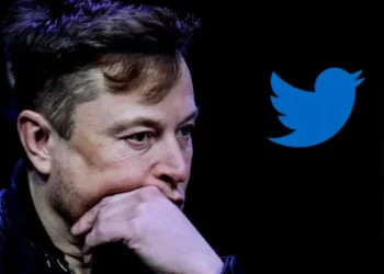 Bleu Twitter-in, Musk pushon nga puna figurat e larta të kompanisë
