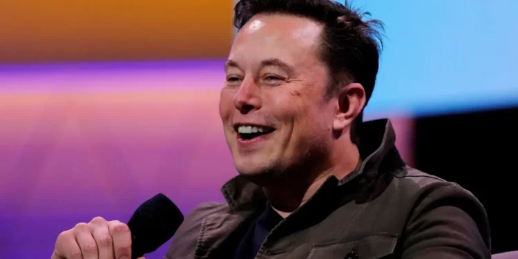 Elon Musk prodhon parfumin “Flokët e djegur”