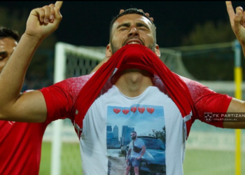 I vr*në dajën në Londër, ylli i Partizanit shpërthen në lot pas golit (FOTO)