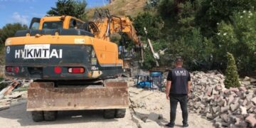 Unaza e Madhe/ Shembja e banesës në Shkozë, familjarët ngujohen brenda