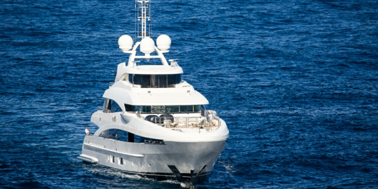 Del në shitje jahti i miliarderit rus, zbulohet shifra marramendëse