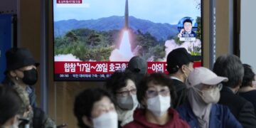 Koreja e Veriut lëshon avionë luftarakë pranë kufirit, përshkallëzohen tensionet me Jugun