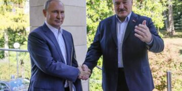 Lukashenko kërcënon Ukrainën: Guxoni prekni qoftë edhe një metër të territorit tonë!