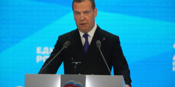Medvedev paralajmëron Izraelin kundër furnizimit me a*më ndaj Ukrainës