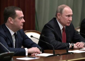 Ish-presidenti rus Dmitry Medvedev i “hedh” benzinë zjarrit