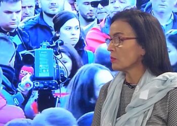 Pedagogia e Ekonomikut “sfidon” Ramën: Përdorët gjuhën e shantazhit, filloje Vettingun nga unë