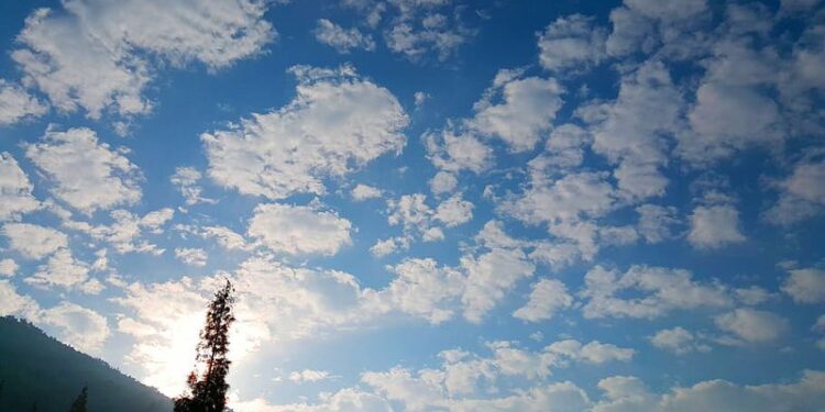 Temperatura deri në 28 gradë, si do të ndryshojë moti sot