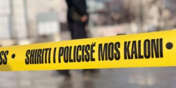 Atentat tek “Kodra e Diellit”, gjendet një makinë e djegur në Qafë-Kashar