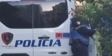 A*më e municione të fshehura në thasë, çfarë zbuloi policia një ditë më parë në Tiranë