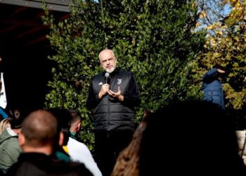 Rama thirrje të rinjve: Investoni në fshat, s’keni pse punoni për tjetrin