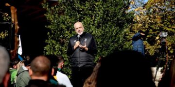 Rama thirrje të rinjve: Investoni në fshat, s’keni pse punoni për tjetrin