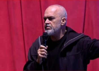 Protesta e pedagogëve/Rama: Ata që kanë një të SHIK-ut në krye, ta harrojnë rritjen e pagës!