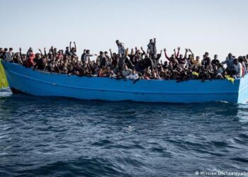 Italia ashpërson politikën ndaj refugjatëve