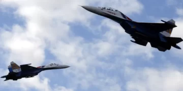 Çfarë po ndodh në Detin e Zi? Avionët rusë e britanikë përballë njëri-tjetrit, qëllohet me raketë