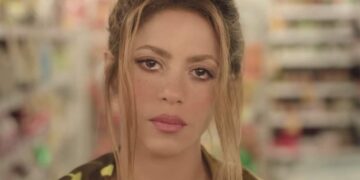 Shakira publikon këngën e parë pas ndarjes: Ti nuk jepje as gjysmën, më le për shkak të narcizmit tënd (VIDEO)