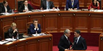 Beteja e padukshme brenda opozitës!