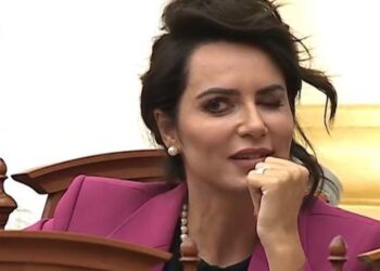 La mandatin e deputetes, ja çfarë parashikon astrologu për të ardhmen e Grida Dumës (VIDEO)