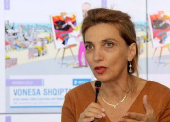 Dënimi i poetes Ahmeti/ Partia e Lirisë: Shtet me dy standarte