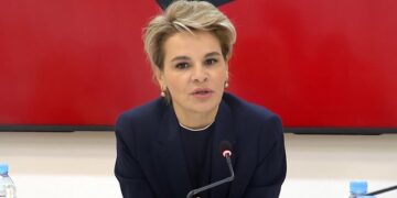 Kryemadhi: Grida Duma iku nga politika për një jetë më të mirë, s’paguante dot dritat me rrogën që merrte