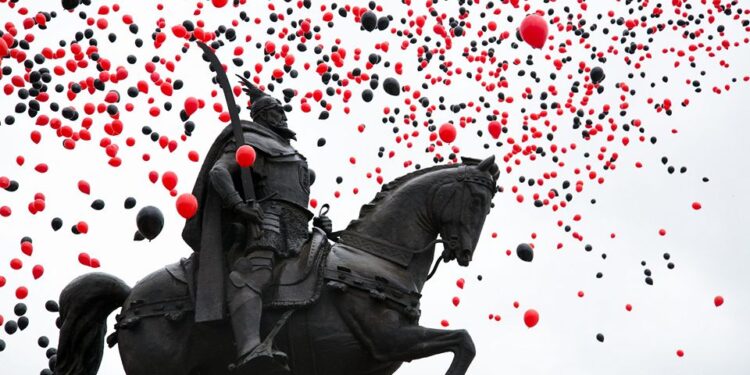 Festat e Flamurit, shqiptarët zgjedhin rajonin e Turqinë “për të festuar”