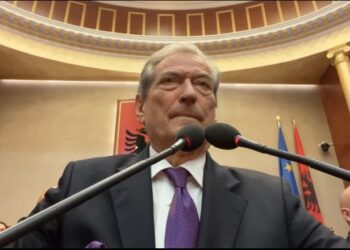 Berisha zë foltoren dhe del LIVE në Facebook, Kuvendi pezullon përkohësisht seancën