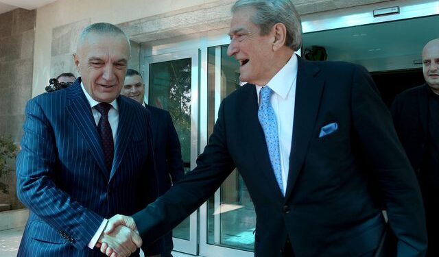 Kush janë idhtarët e Putinit në Tiranë?!