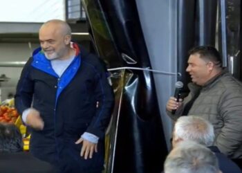 Biznesmeni lushnjar apel emigrantëve: Kthehuni, rrogat i kemi më shumë sesa deklarojmë