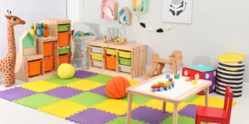 Rrihte foshnjat në çerdhe, pranga infermieres