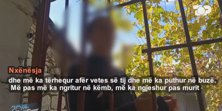 “Më kapi nga flokët dhe më puthi me dhunë në buzë”/Mësuesi ngacmon sek*ualisht nxënësen 14-vjeçare