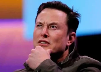 Musk paralajmëron stafin e Twitter-it: S’ka më punë në distancë, kohë të vështira do vijnë!