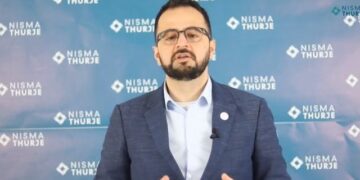 Nisma “Thurrje” protestë/Endri Shabani: Avni Rustemi vr*sës me pagesë, t’i hiqet emri nga sheshi në Tiranë